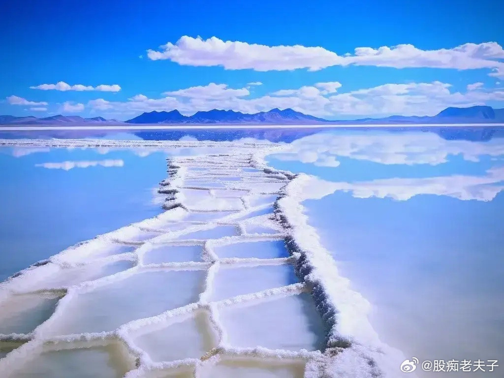 国庆节后，8个值得关注板块1.算力/光模块AI资本开支一直往上，海外云厂商持续加码算力建设，三季度这