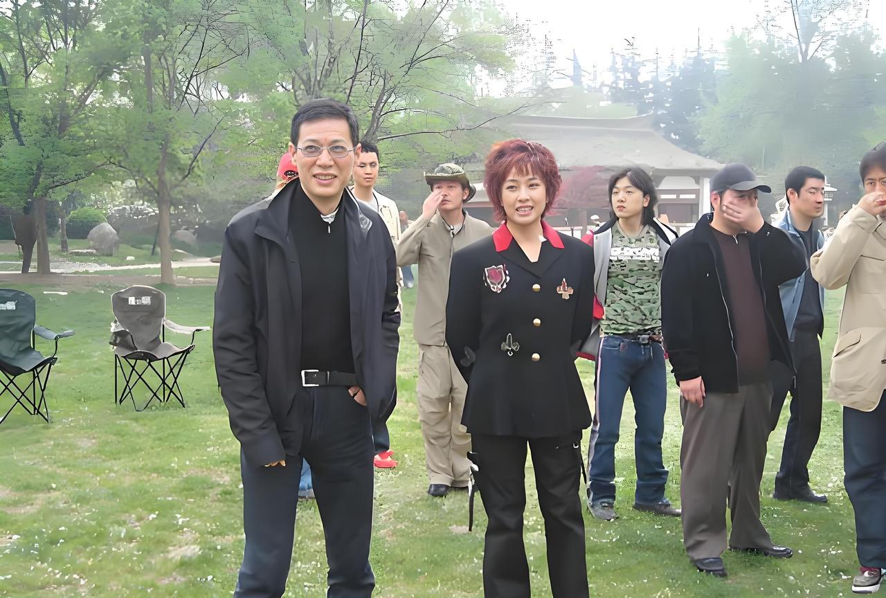 #老照片#眼前的这两位俊男靓女，都是我国演艺界，家喻户晓的风云人物。大家还能看