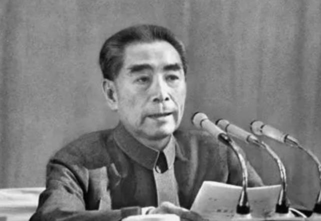 “部长职位太低了。”1956年印度加尔各答记者会上，周恩来一句话，当场震懵了全场