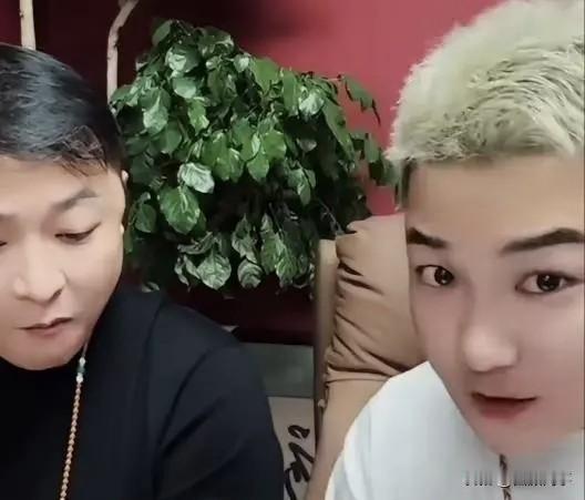 二子爷评价“源佑手”身边人猛吸流量，迟早要拉！驴家阿宇去北京