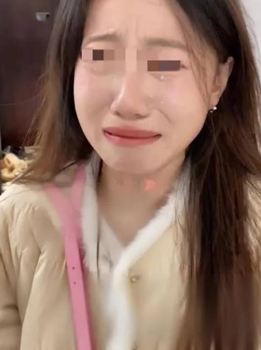 良心不痛吗？”5月21日据青海本地民生频道报道，一名女子在汤泉馆休闲