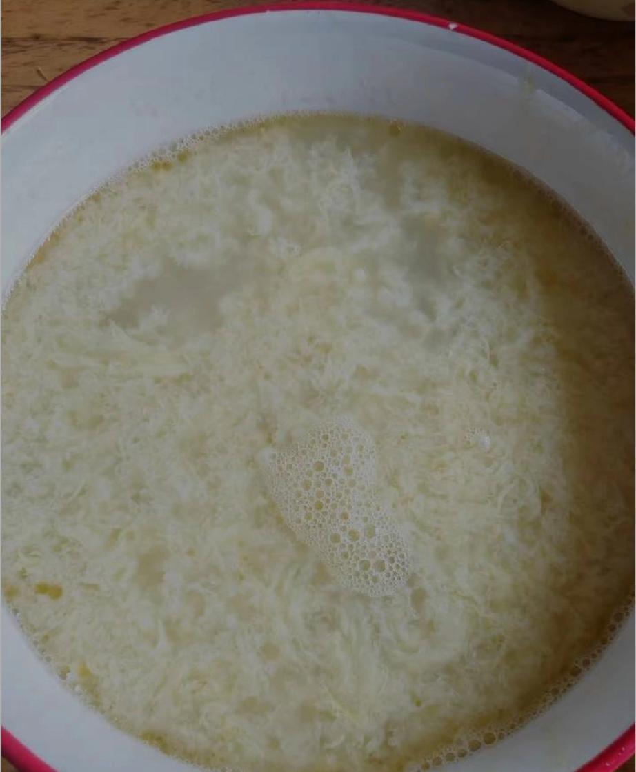 这事儿也太玄乎了！我婆婆今年85岁了，她有个雷打不动的习惯，就是每天早晨一定要喝