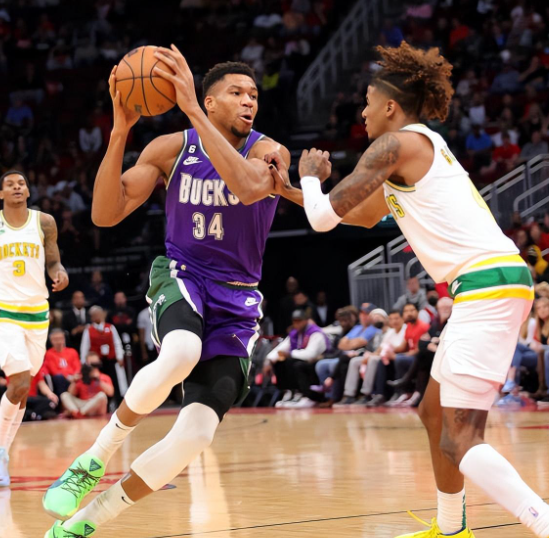欧锦赛上，字母哥这待遇绝了，都比不上一个普通NBA球员。字母哥打出了统治级别