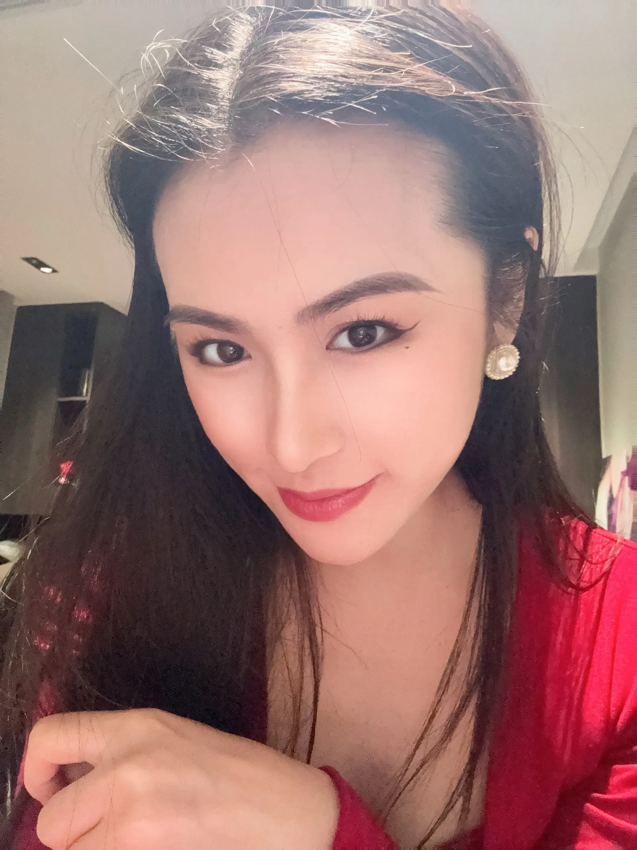 人不能太清醒 否则看什么都差点意思 到了一定的年纪要允许 真心和假意并存