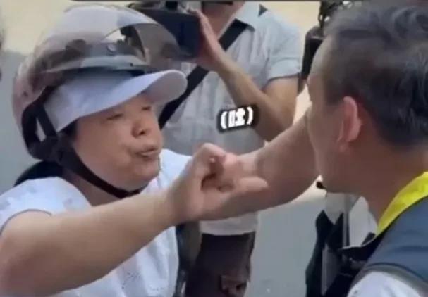 国民党立委叶元之今天表示，昨晚他收到支持者传信息给他，信息内容是“祝您成功，继续