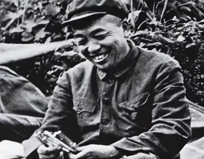 1962年，浦安修和彭德怀离婚。那天，彭德怀突然对工作人员说：“要是她，压力再大