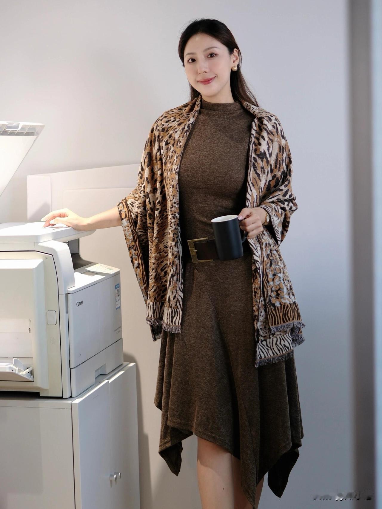 冬天❄️仪式感满满是围巾给的这两天总算降温了今天天气也是阴阴的赶紧裹上我的