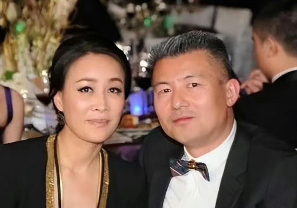 那英也没想到，老公孟桐这个举动会让高调示爱的她沦为笑话！谁会想到那英这头在节目