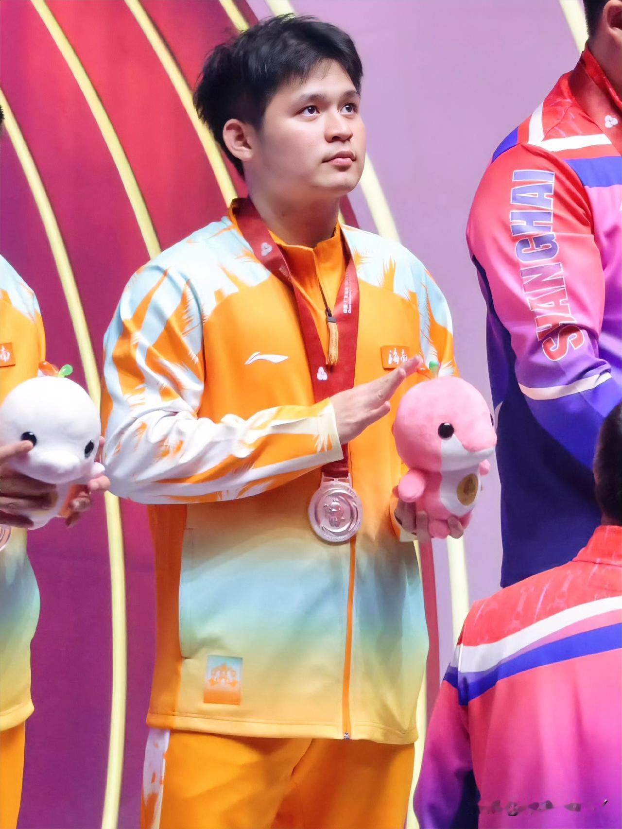 林诗栋无缘金牌，不查不知道，一查才明白，原来林诗栋能拿到银牌已经很不容易了