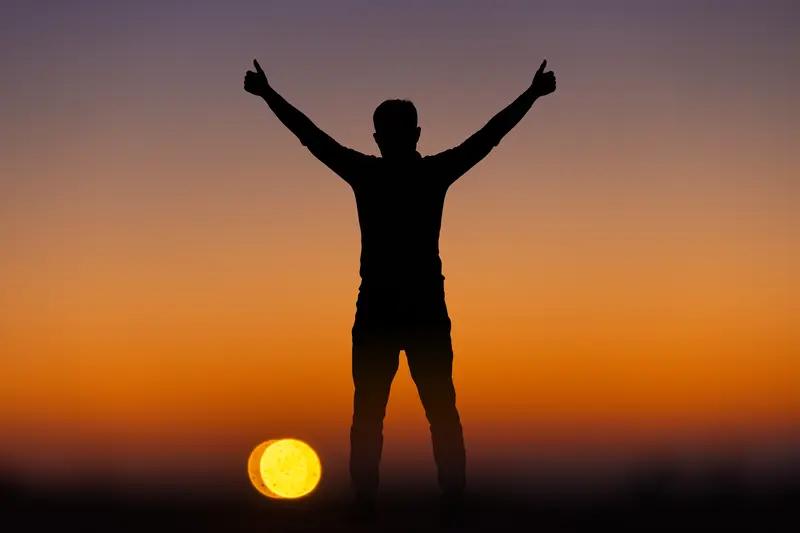 全红婵自责：我还是不够努力11月6日全运会跳水女子双人10米跳台决赛，带伤出战