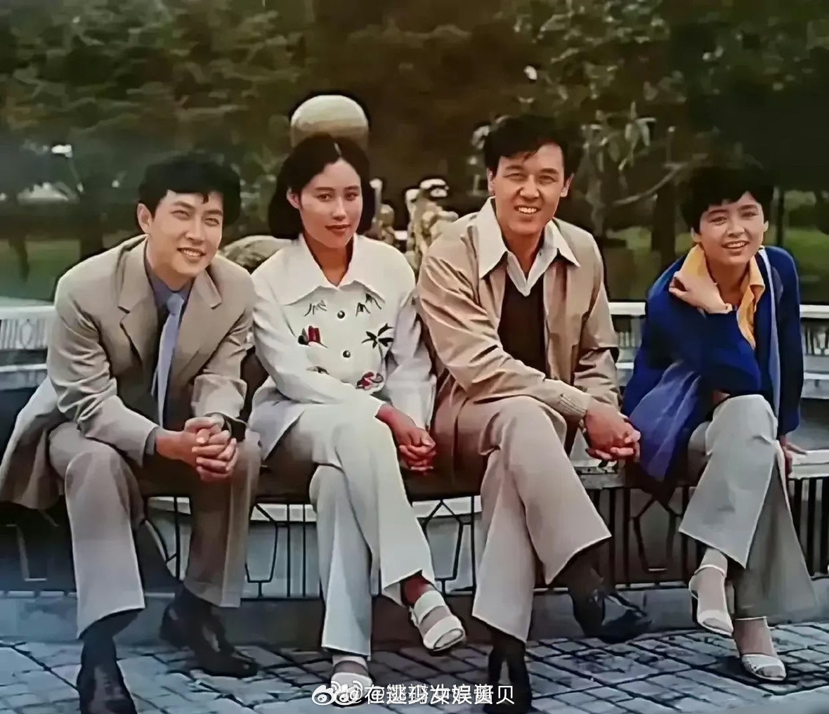 这四个人里只认出了唐国强和刘晓庆，其他两个人是谁，有认识的吗？