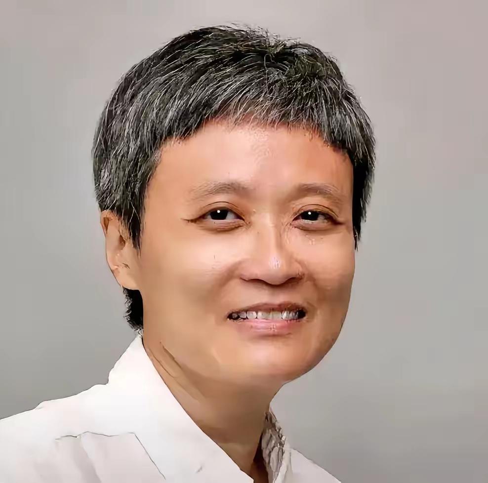 万万想不到！新加坡《联合早报》驻北京特派员沈泽玮先是在《联合早报》发文将电影《给