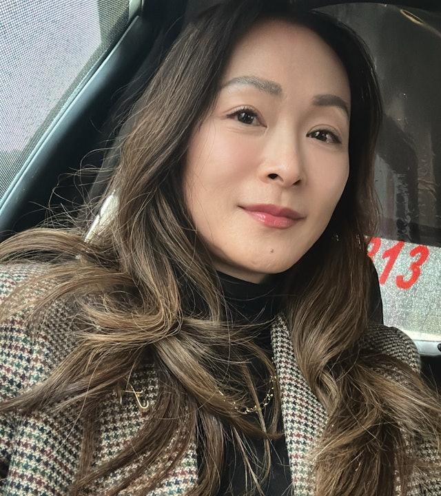 现年52岁的童爱玲在1993年拍摄电影《火蝴蝶》入行，曾与梁朝伟、黎明等男神合作
