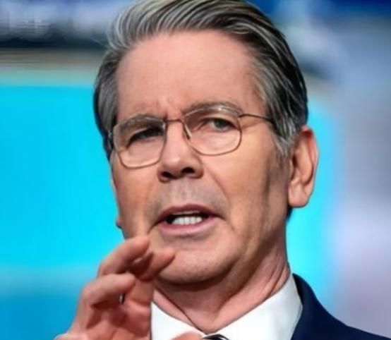 美国已经确认，世界可以让美国去称霸，但中国不在美国的世界范畴内。贝森特表示，中国