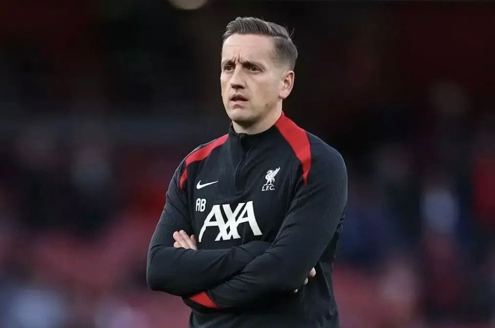 利物浦本赛季定位球丢12个（角球7个），是英超最多的，红军因此火速解雇定位球教练