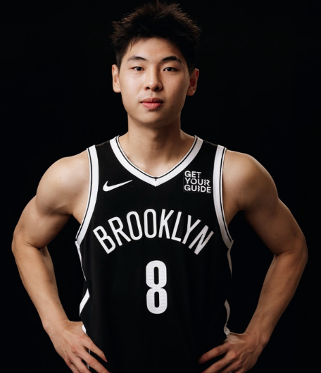 广东或迎来队史最高的控球后卫，杜锋大胆改造阵容。最近，NBA级别的球员崔永熙