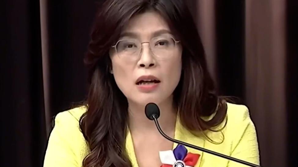 “谈统一是空想”话音刚落，蓝营议员集体切割、拒绝站台。郑丽文从“深水炸弹”沦为人