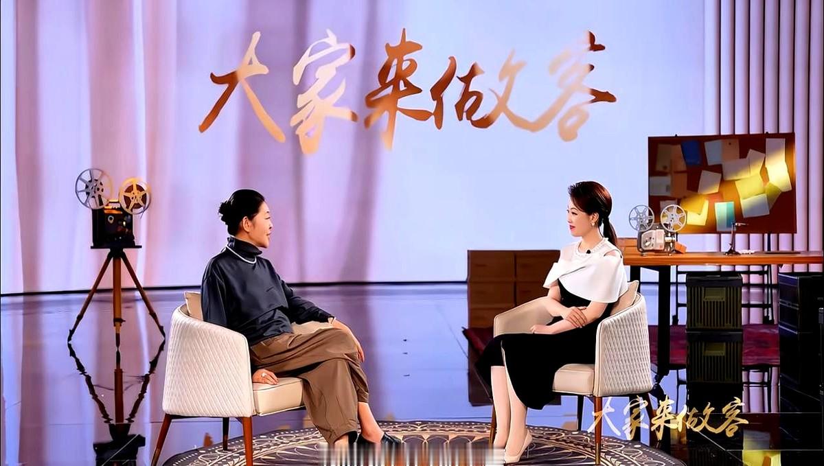 一句随口的玩笑话，竟然让两个形影不离的好闺蜜断联了整整20年。当年聚会上，宋丹丹当众介绍“这是我最好