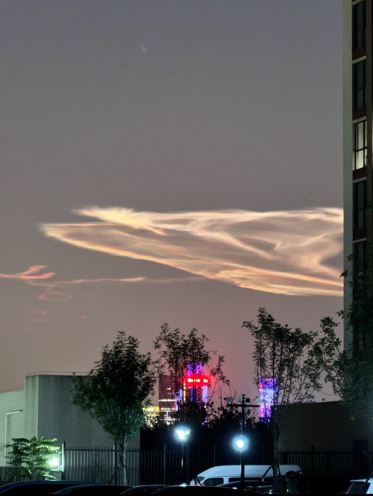 北京天空谁在天空画画来着～​​​