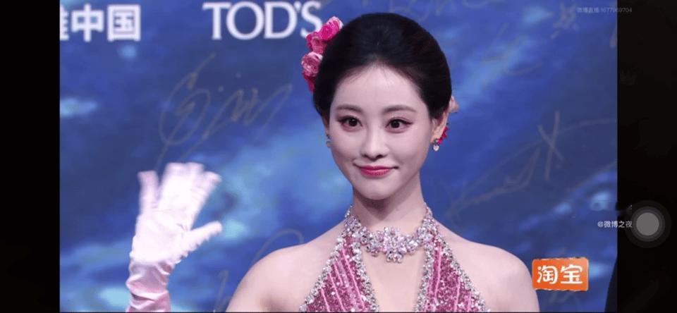 祝绪丹美商真的有被的美商惊艳到！每一次妆造都精准踩在我的审美点上，时而高贵优雅