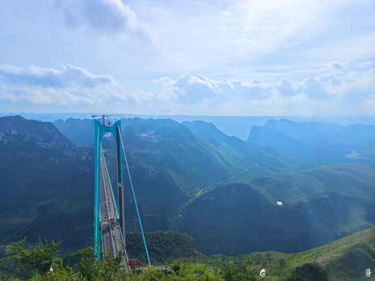 心善才可通神，德高方能镇鬼。菩萨不是成为了菩萨才去渡人，而是渡人多了才成了菩萨；