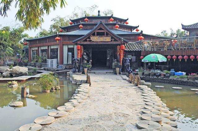 推荐 正文 南宁青瓦房古村落,是去年才兴建的古村农家乐,在原来古村