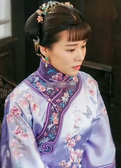 这头饰上是还裹着一层塑料膜吗？不会是拍完了再七天无理由退货吧​​​