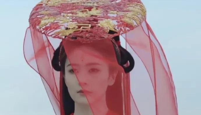 我是白鹿粉丝，但是有一说一，临江仙这部剧的妆造比白月梵星差了不是一点半点。就白