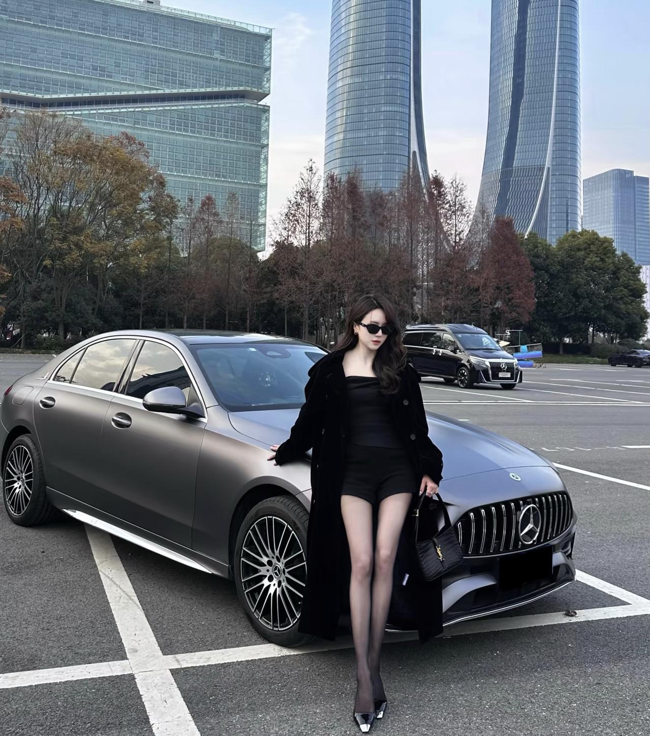 又有谁不被奔驰C260的颜值所着迷呢