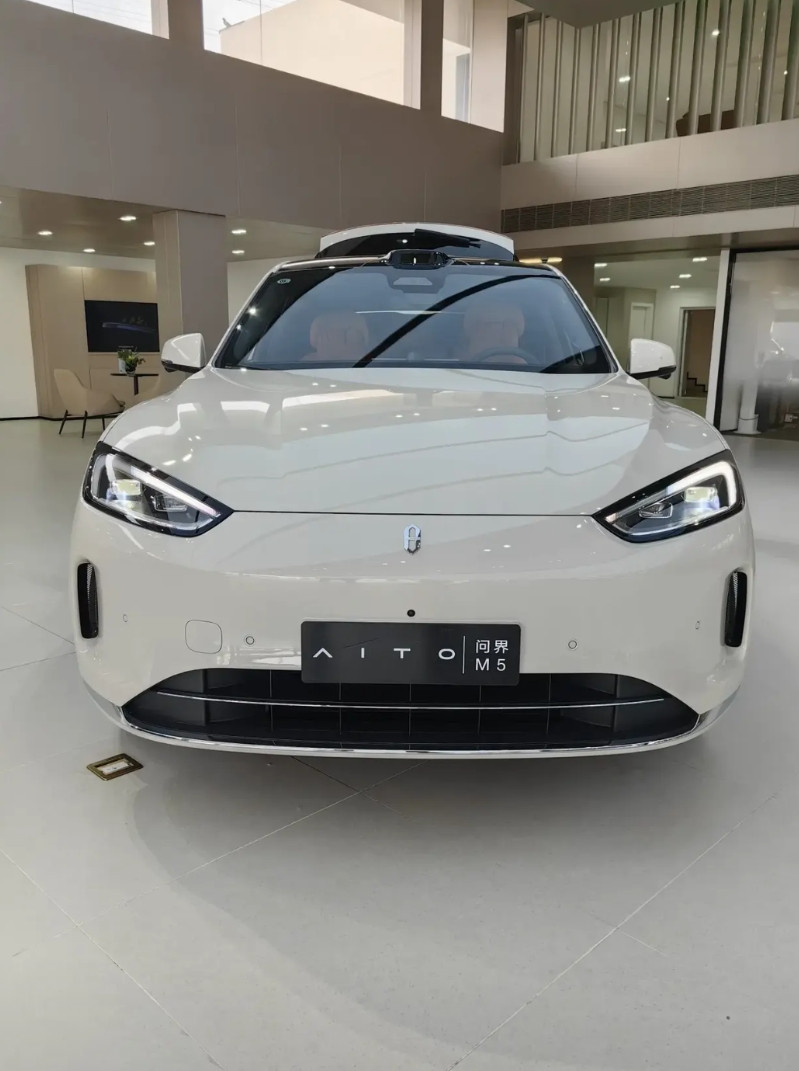 从品牌的角度宣传智驾无可厚非，但是智驾≠自动驾驶，本人是问界车主，对问界的智驾深