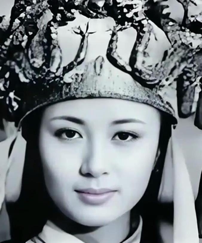 1856年11月，石达开终于如愿娶了傅善祥。不过一想到她过去的经历，翼王心里始终