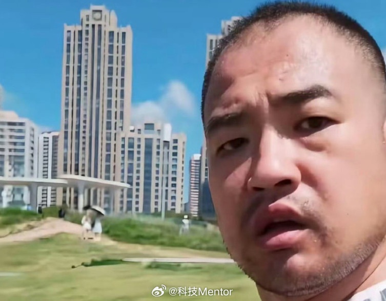 青岛男子辱骂女游客视频青岛搭讪凭一己之力又他么给青岛文旅上大分了，感觉这一年青