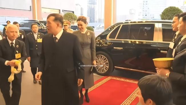 昨天，泰国国王抵达北京，一下飞机就直奔酒店休息，没有其它外事活动。这次泰国国王