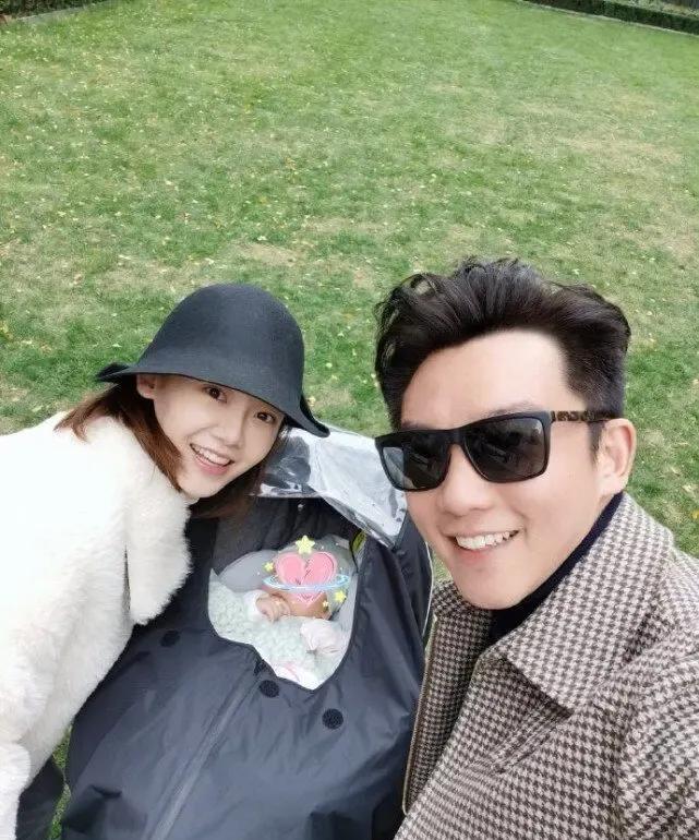 郑凯不止有钱还是蛮有担当的他是真爱老婆，苗苗进门后生了三个孩子父母也不用工作，