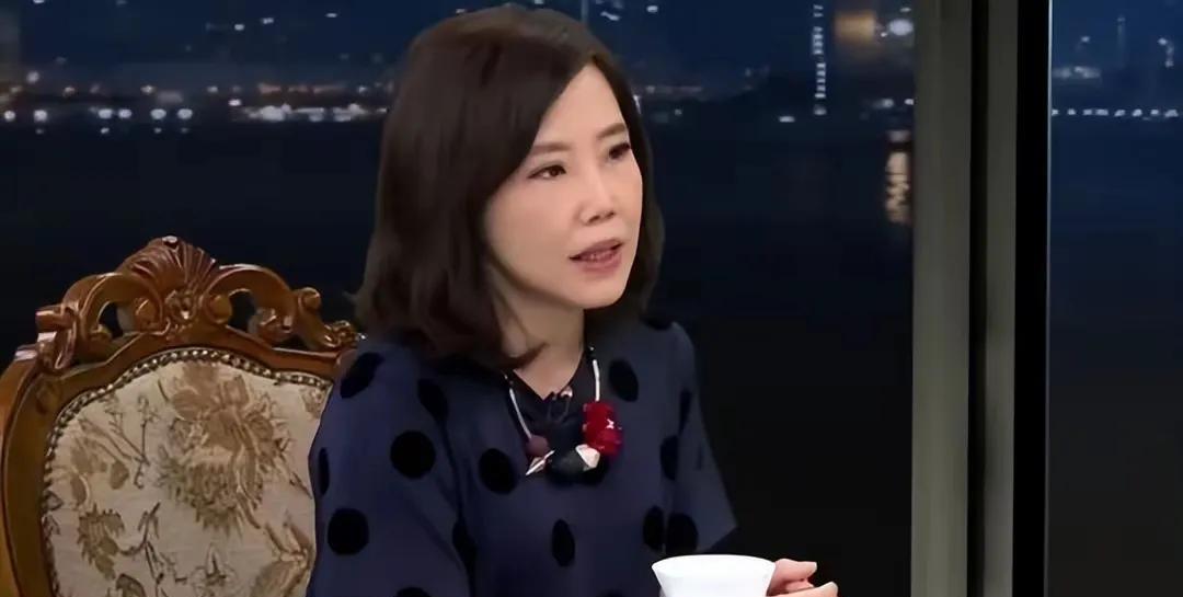 尹乃菁骂赖清德可谓一针见血。尹乃菁在节目中说赖清德发动这样的大罢免，民进党用这么