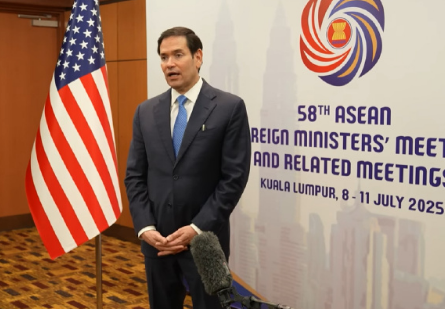 美国国务卿鲁比奥对特朗普是否受邀参加中国9月3日的阅兵式的回应，反映了美国政府对