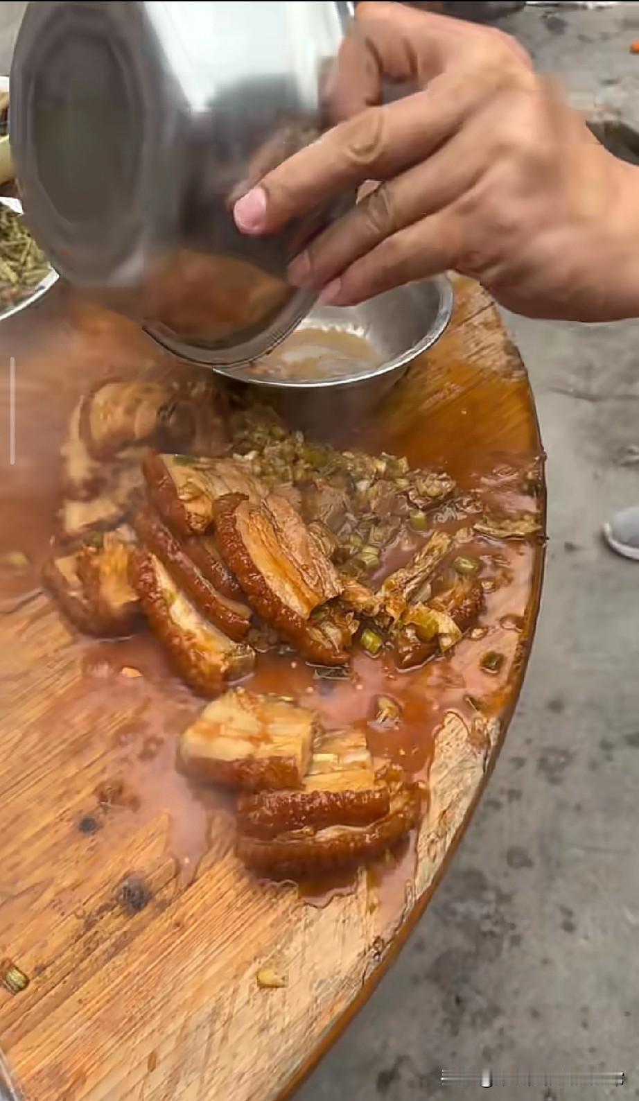 广西扣肉翻车现场！颜值全毁，味道却让全村人抢着吃广西人过年的硬菜，扣肉绝
