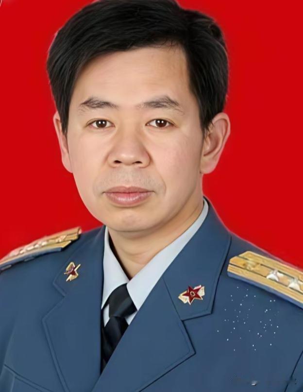 敌人的炮管都快怼到脸上了，我们的人居然还在翻书查国际法？戴旭大校讲的这段历史，