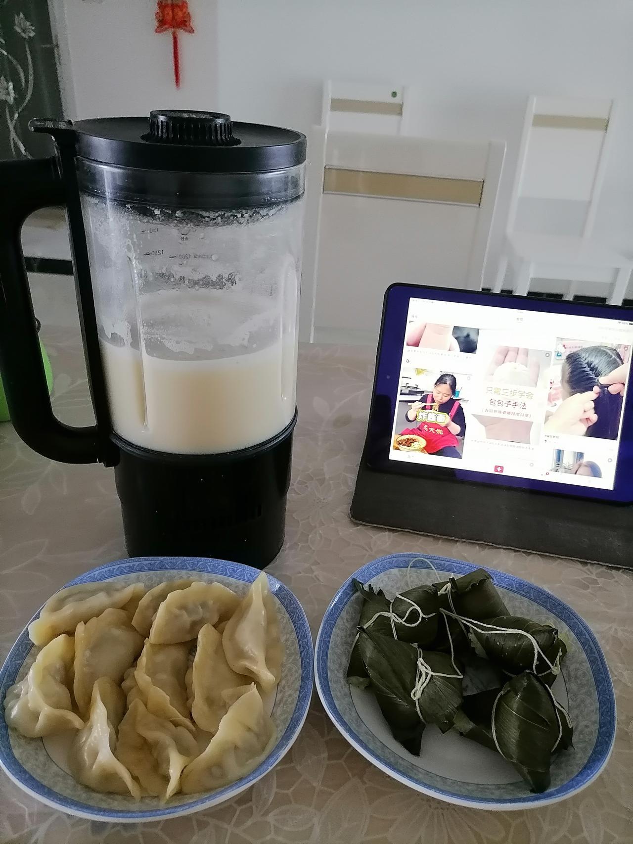 好久不更生活日常了，今天被自家早餐治愈了。最近天天埋头更乒乓球头条，满脑子