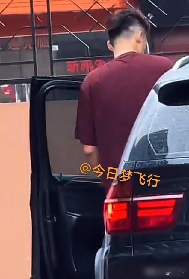 全联盟竟然只剩广东男篮一家，到现在连个外援都没正式签下来！上午刚结束集训，阵