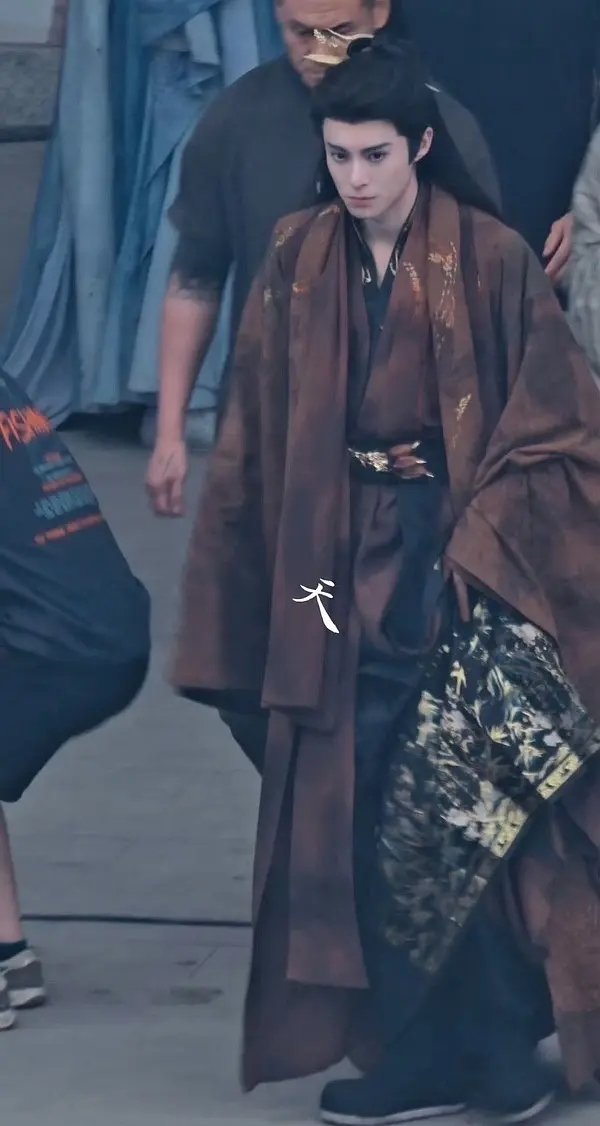 王鹤棣的造型咋越来越阴了？