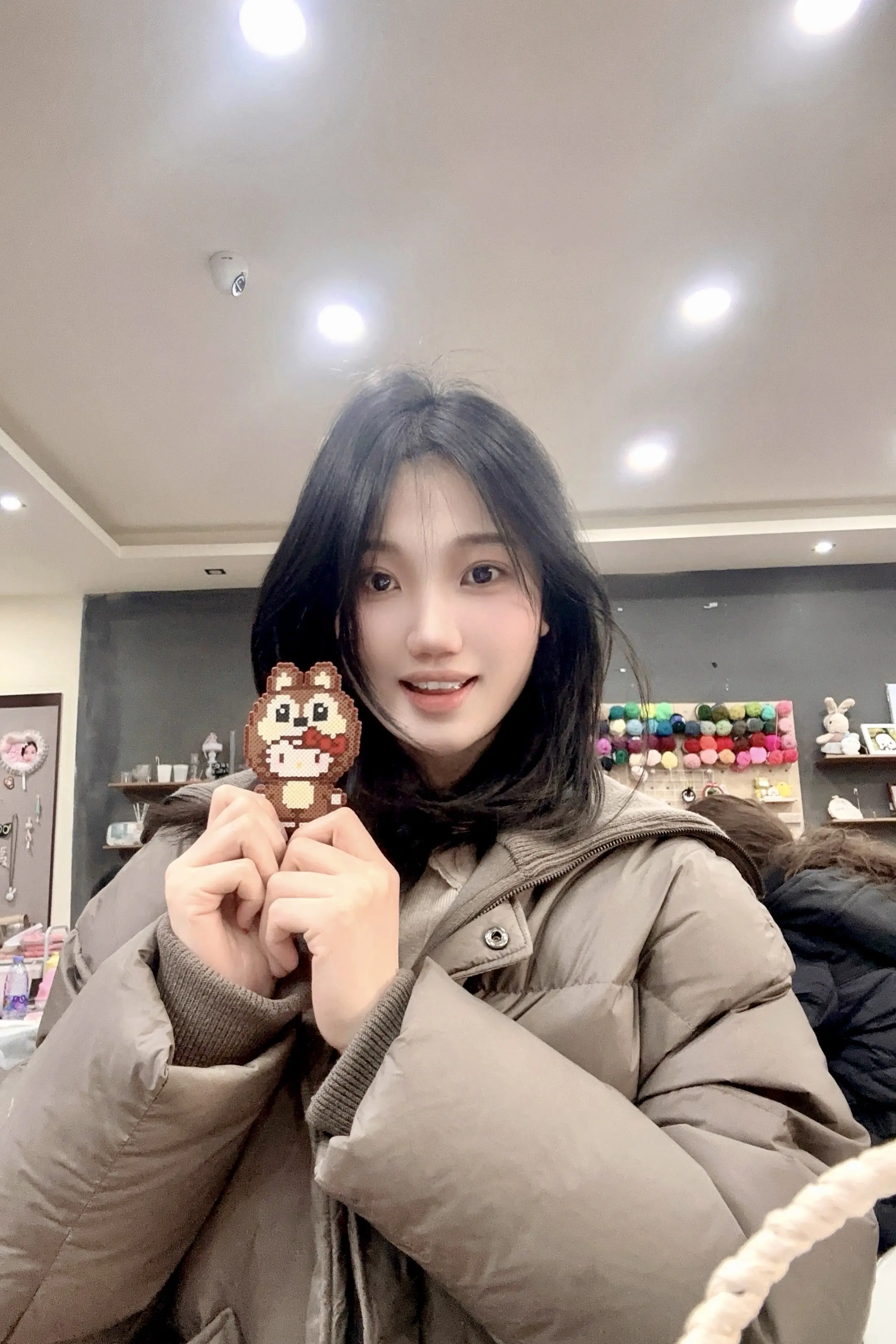 拼豆初体验。谢谢弟弟妹妹带我玩～大年初一爸爸妈妈要爬山，有点感冒实在参...