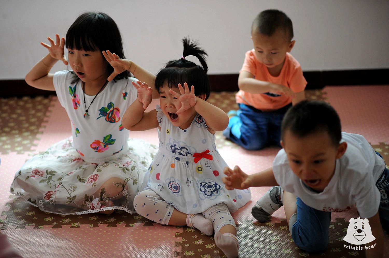 实拍宝宝幼儿园真实生活, 哭笑打闹超可爱