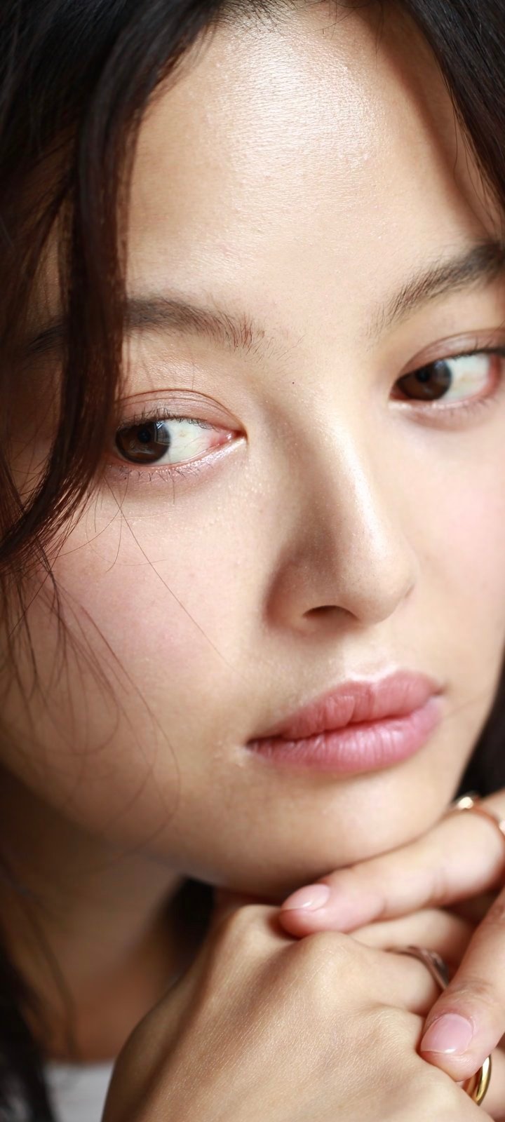 辛芷蕾阚清子相似却没交集的平行线考古两人早年动态真的很奇妙。很多细碎心事、日常