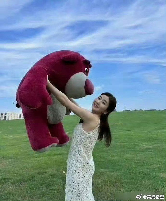 福原爱离婚后面相都变了，像换了一个人，看得出来挺开心的，这状态也是没谁了