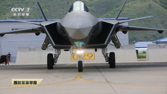 30架歼20硬刚百架F35？歼20S这波太提气...最近美军集结百架F-3