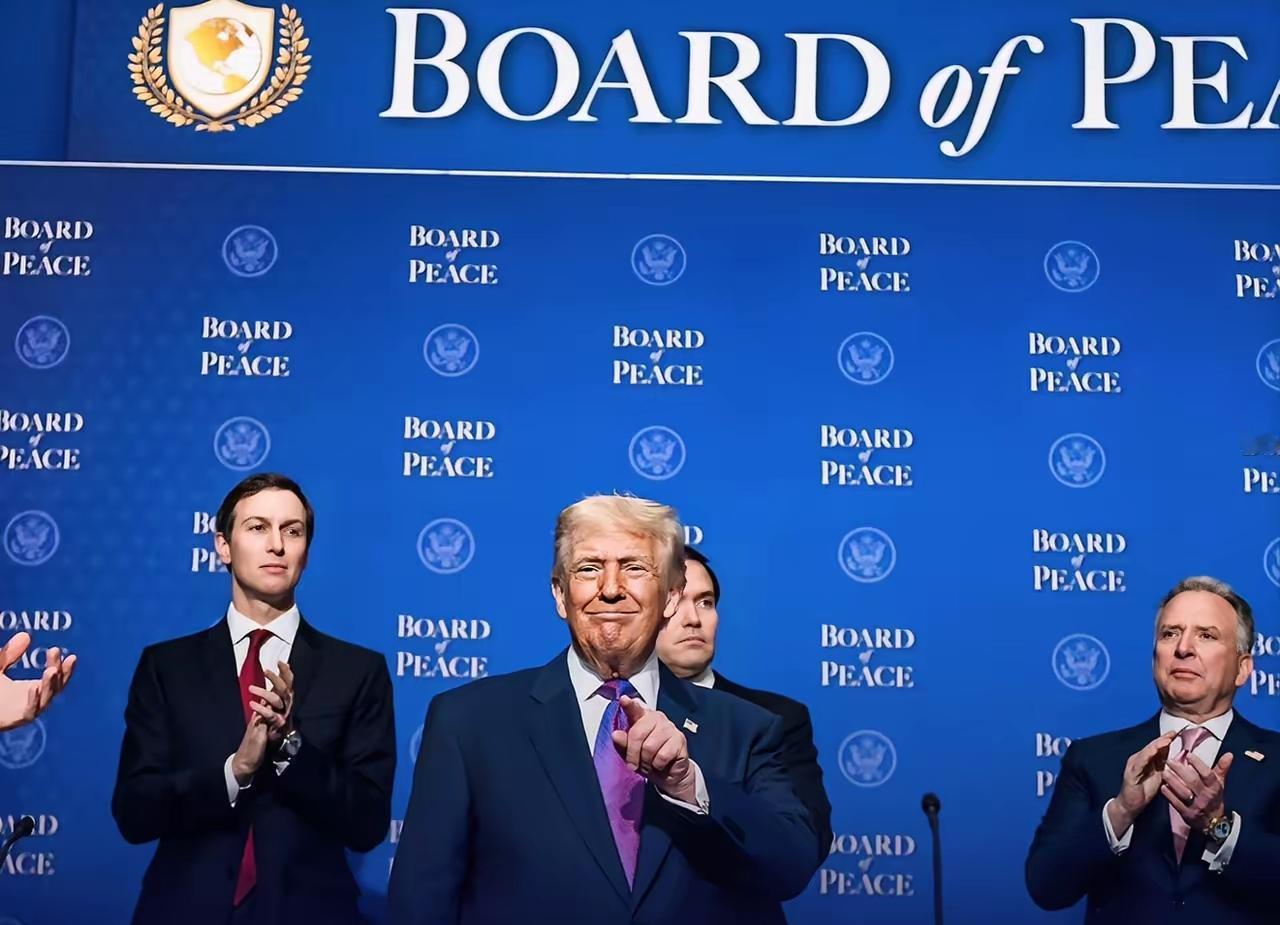 日本炸锅了当地时间2月19日，特朗普在主持和平委员会首次会议时，标榜在他的支持