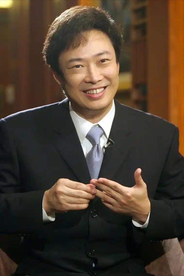 一生未婚的费玉清，晚年和自己的好友江蕙相伴养老。这两个人把“老来伴”过成了偶像剧