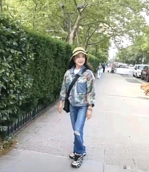 有人说，纵观整个娱乐圈，最能演、最会演、也是最会装嫩的，非刘晓庆莫属了！从早期的《武则天》中，43岁
