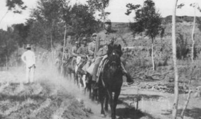 1943年，面对15个拒不投降的日本士兵，指战员曾美大手一挥：“活埋了吧”，这个